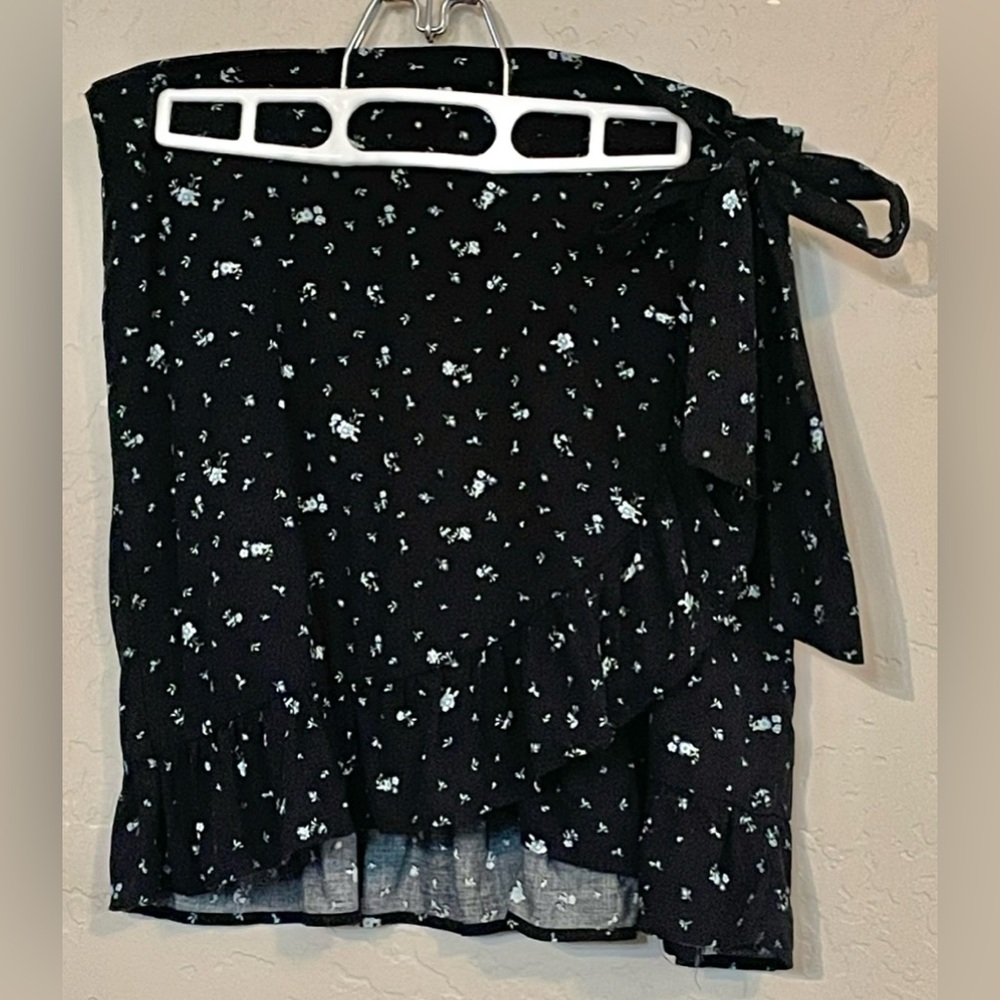Stitch & Pine Floral Wrap Mini Skirt, Size Large